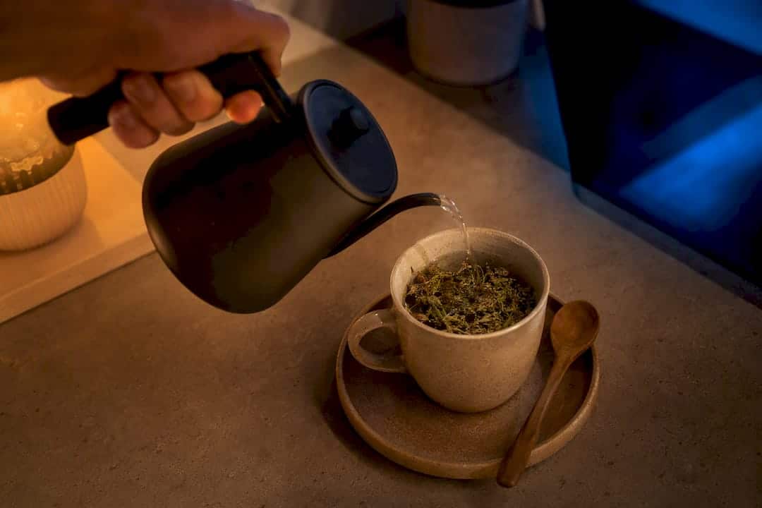 Préparer une tisane au CBD pour le soir
