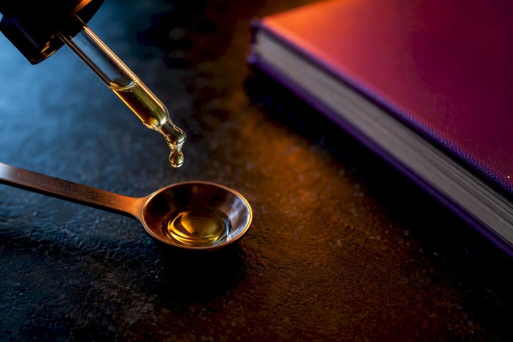 Compte-gouttes délivrant une dose de CBD
